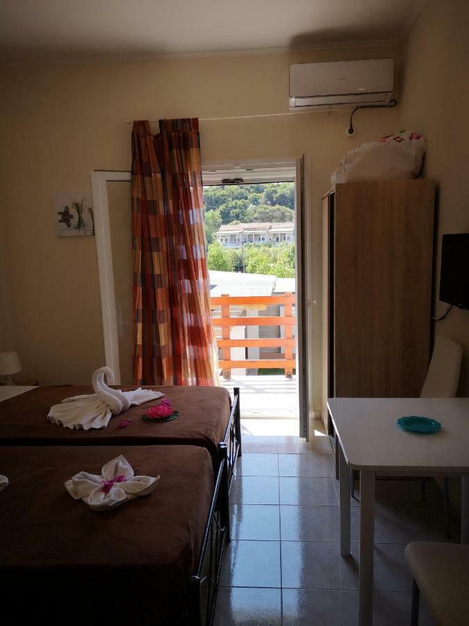 Apartment Alexis Armeno Marathias  Bagian luar foto