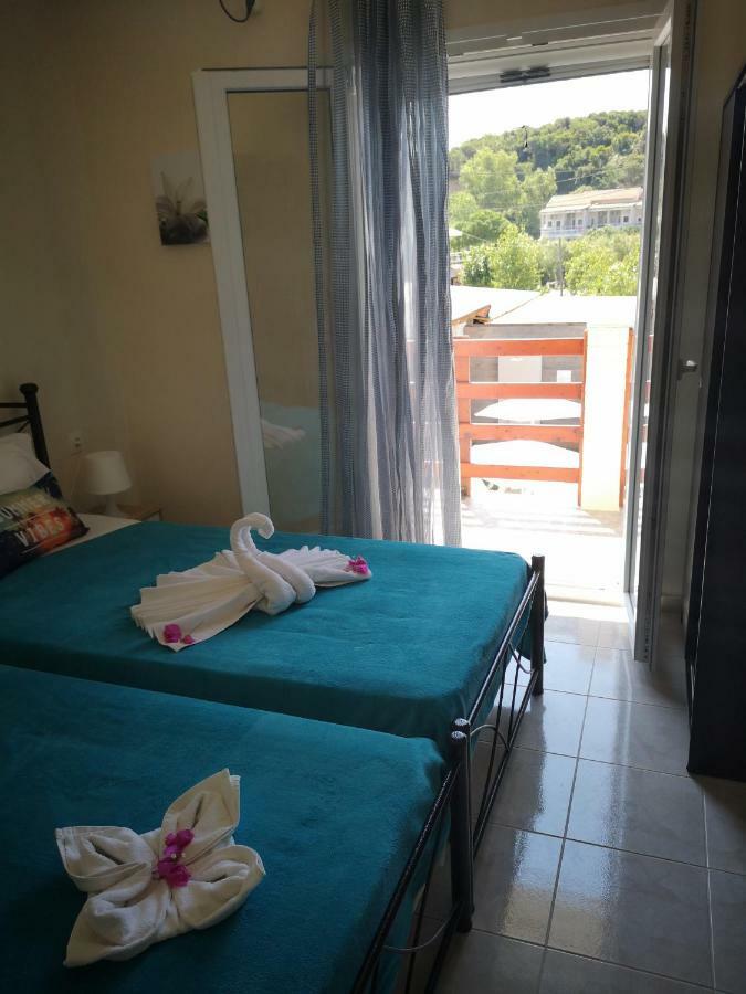Apartment Alexis Armeno Marathias  Bagian luar foto