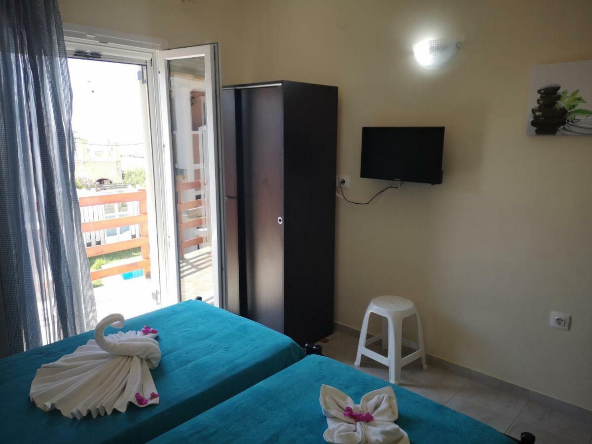 Apartment Alexis Armeno Marathias  Bagian luar foto