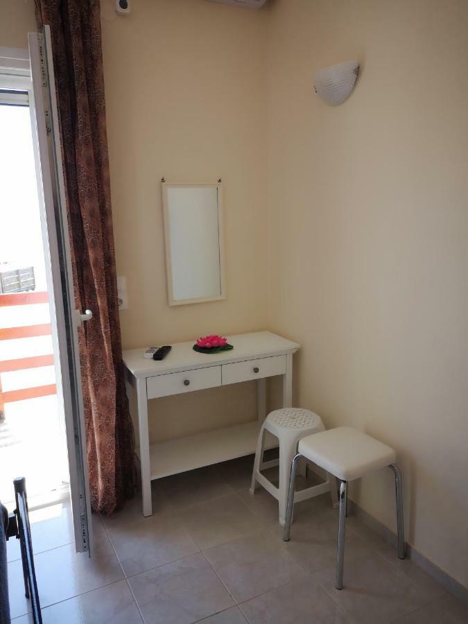 Apartment Alexis Armeno Marathias  Bagian luar foto